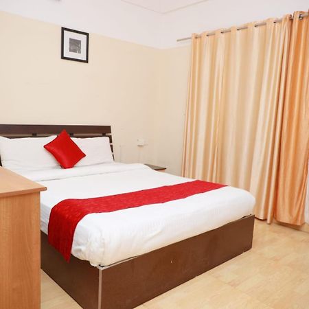 Hotel Tayas Trippapur Exteriör bild